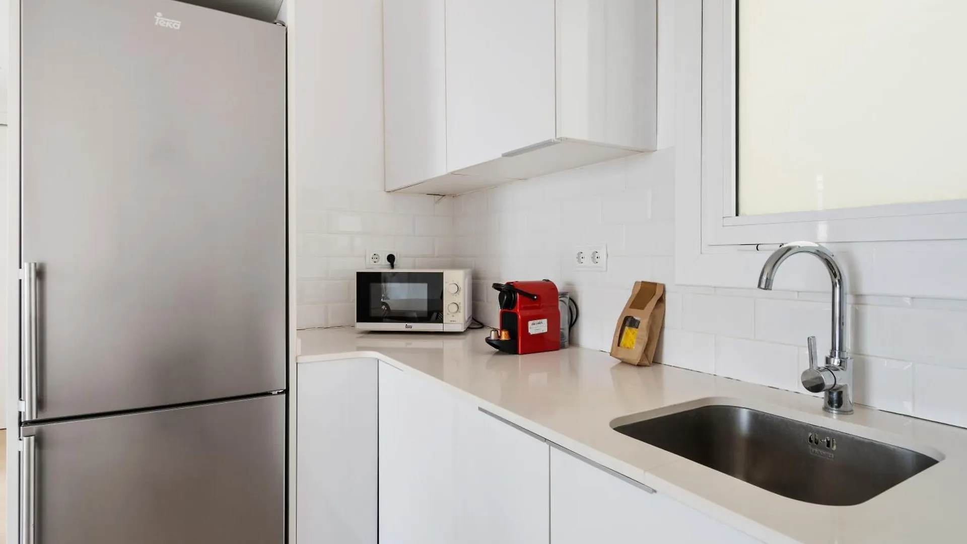 Flateli Calabria Apartment Barcelona