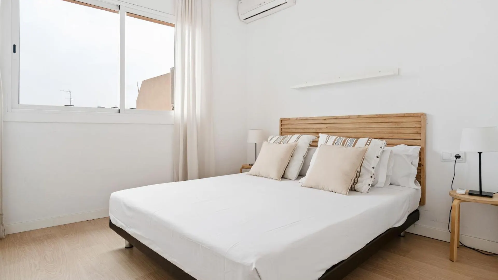 Flateli Calabria Apartment Barcelona