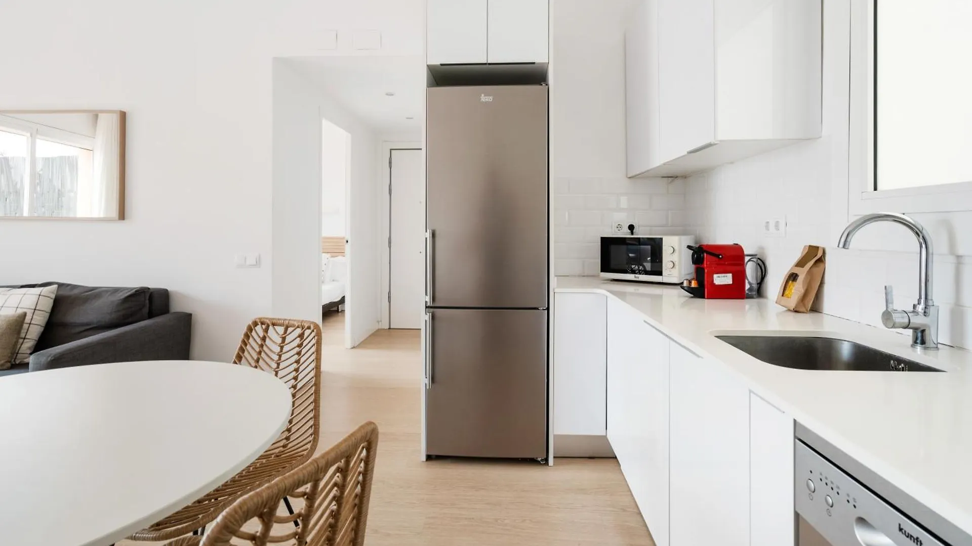 Flateli Calabria Apartment Barcelona
