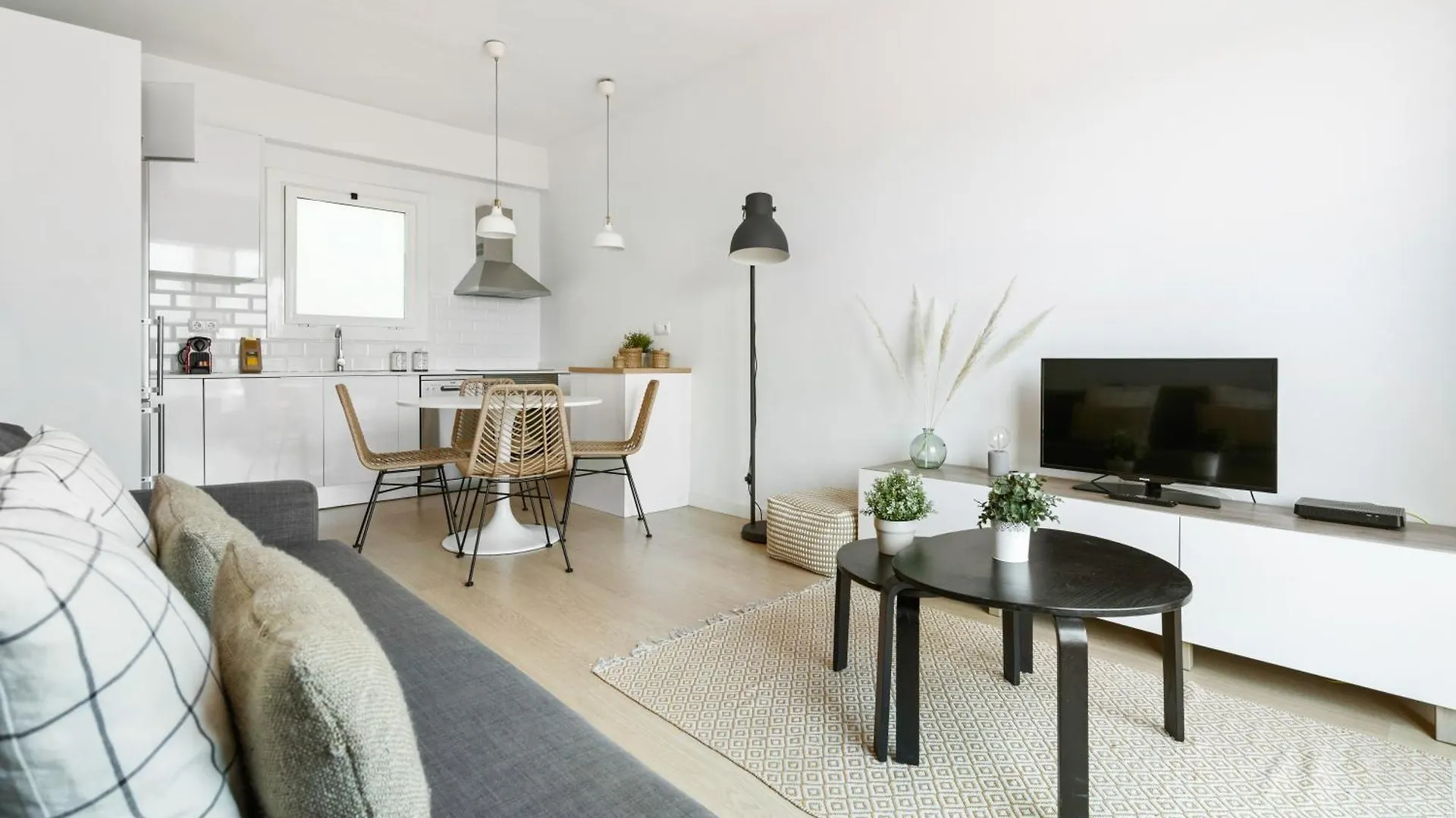 Flateli Calabria Apartment Barcelona Spain