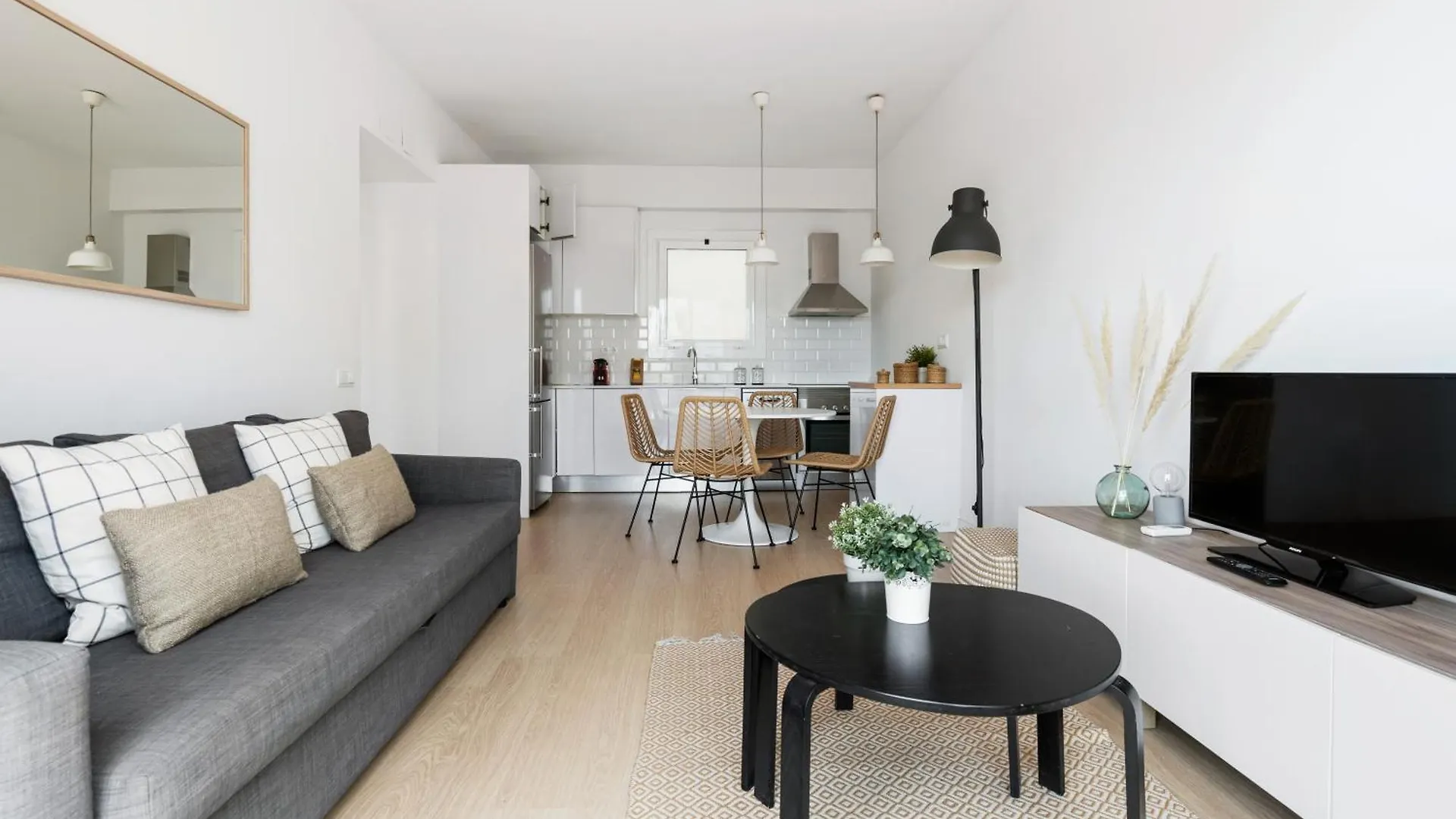 Flateli Calabria Apartment Barcelona