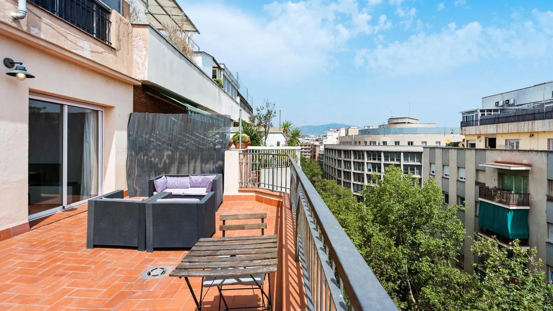 Flateli Calabria Apartment Barcelona